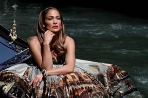 Dženifer Lopez u Dolce & Gabbana haljini