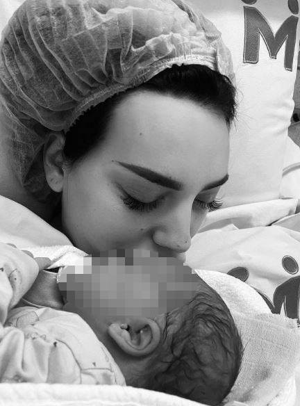 Marko Gobeljić objavio je prvu fotografiju supruge Katarine Grujić sa ćerkom.