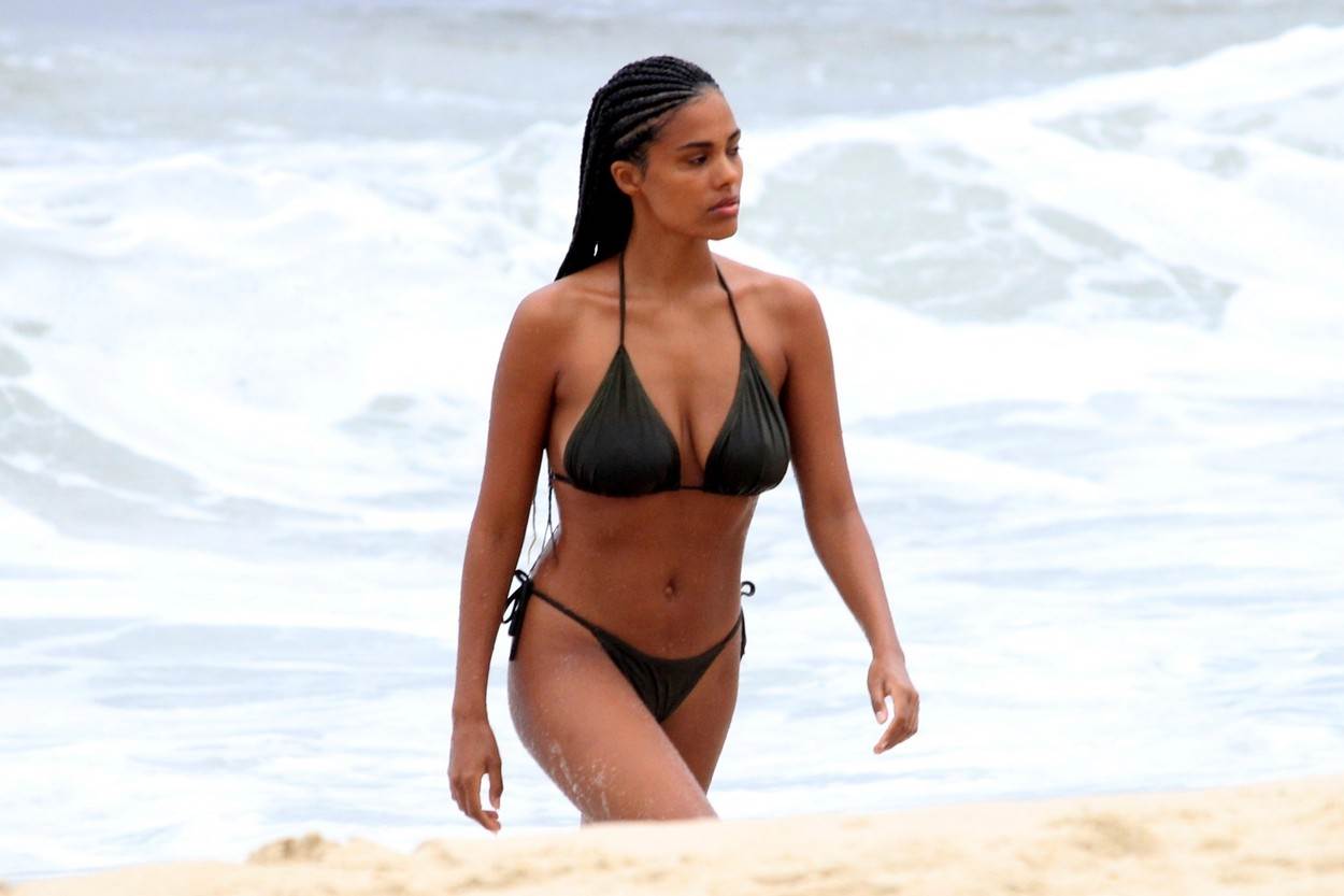 Tina Kunaki na plaži