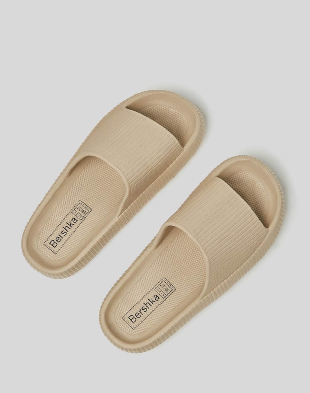 bershka papuče.PNG
