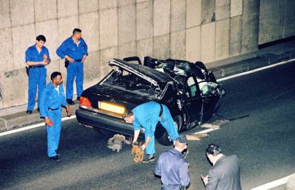 Princeza Dajana je nastradala u saobraćajnoj nesreći u Parizu.