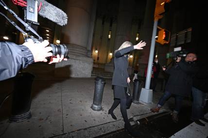 Advokatica Gilejn Maksvel potvrdila je da je ljubavnica Džefrija Epstajna osuđena na 65 godina zatvora.