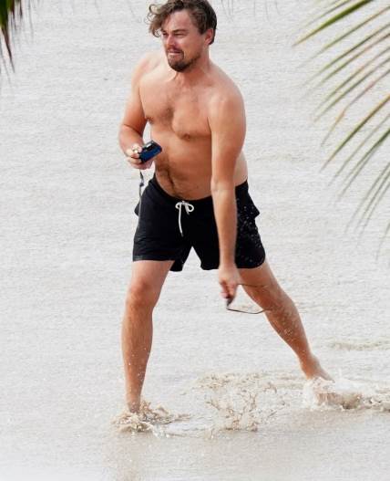 Leonardo Dikaprio pokazao je na plaži kilograme viška.