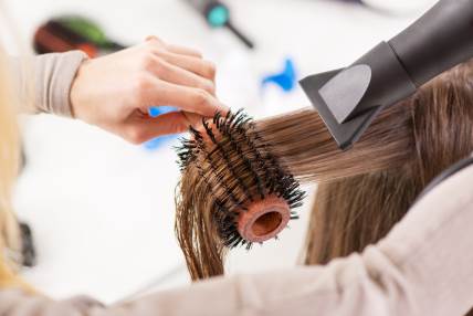 četke sa veprovom dlakom često se koriste u salonima.