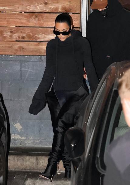 Kim u čizmama koje je Jelena nosila 2017 godine