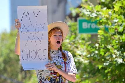 U petak je Vrhovni sud u Americi doneo odluku o zabrani abortusa u određenim državama