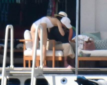 Džastin Timberlejk uživa sa ženom Džesikom Bil na odmoru, a nakon paparaco fotografija niko ne bi rekao da su imali ogromnu krizu u odnosu.