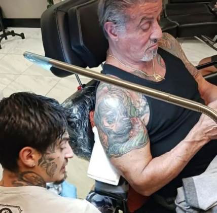 Stalone je prekrio staru tetovažu supruge.