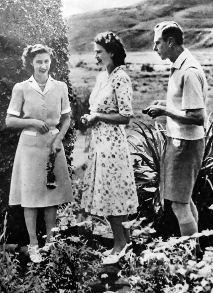 Džordž VI sa ćerkama kraljicom elizabetom i princezom Margaret.
