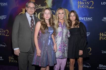 Sara Džesika Parker i Metju Broderik sa ćerkama pojavili su se na premijeri filma "Hokus Pokus 2".