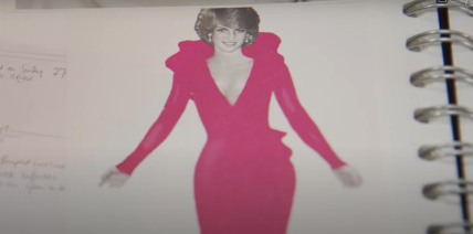 Skica pink haljine koju je Dajana nosila pre.