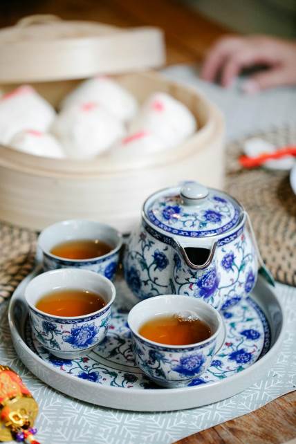 lotosov čaj piju kineskinje