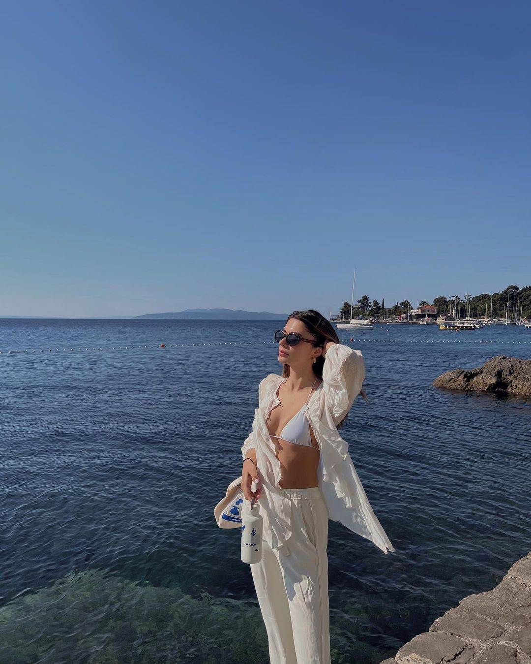 15 outfita za plažu za leto 2022.