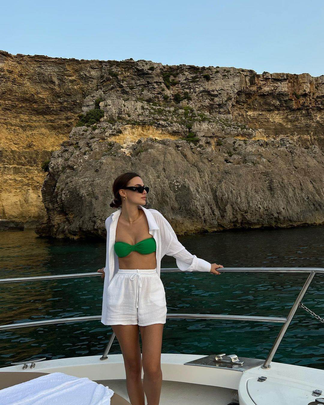 15 outfita za plažu za leto 2022.