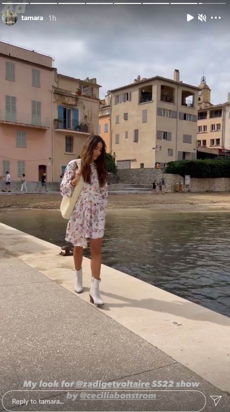 tamara kalinic u cvetnoj haljini