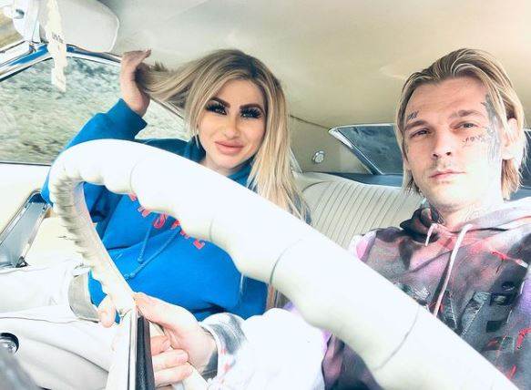 Aron Karter i Melani Martin.