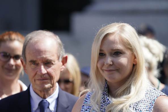 Virdžinija Robersts Džufre prihvatila je nagodbu sa kraljicom koja će joj navodno uplatiti 12 miliona dolara.
