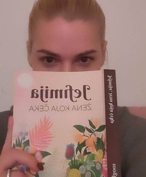Nataša Bekvalac zahvalila se devojci koja joj je poklonila knjigu o feminizmu i usput ispričala bitnu uspomenu iz detinjstva.