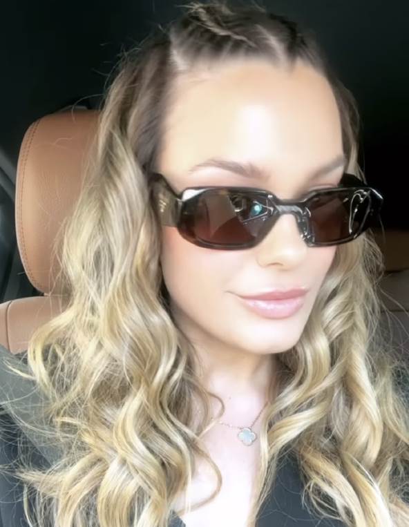 Tamara Ćosić nosi riblju kost.