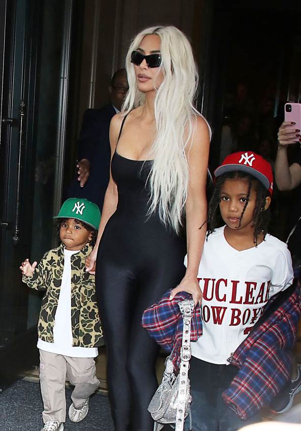 Kim kardašijan fotošopirala je decu.