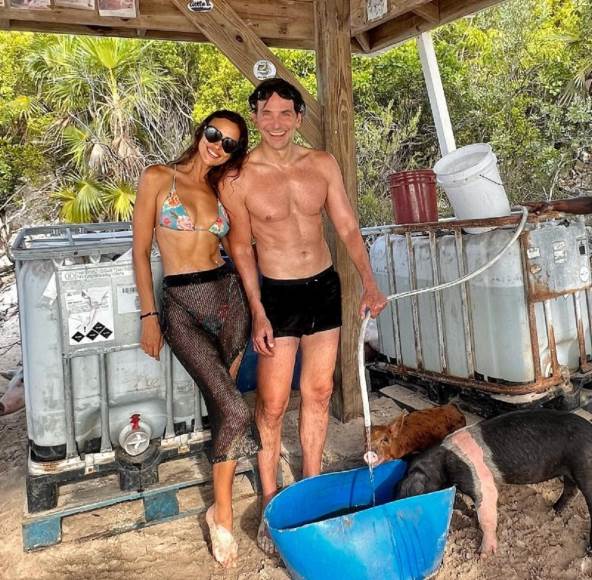 irina šajk i bredlu kuper na letovanju s ćerkom