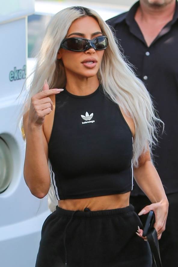 Kim kardašijan ostala je koža nakon naglom mršavljenja.