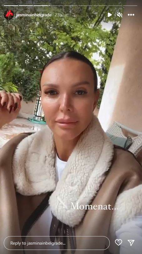 Jasmina Šupeljak fotografisala se u kožnom prsluku iz Zare.