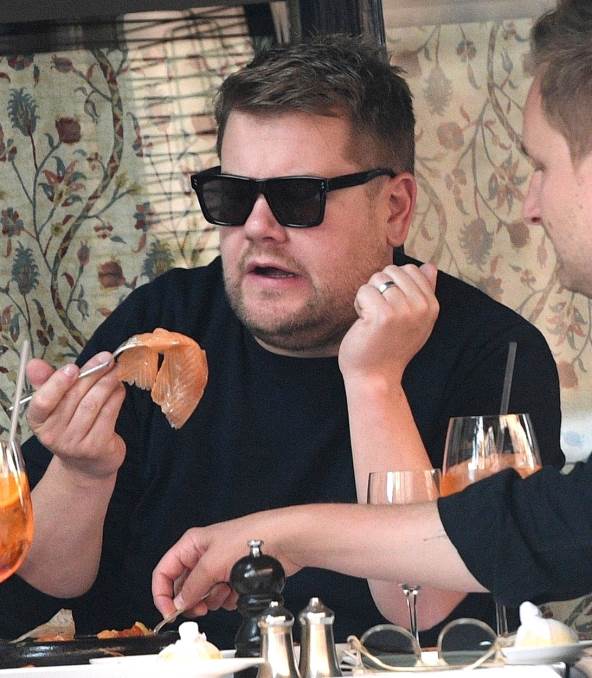 Džejms Korden izbačen je iz restorana.