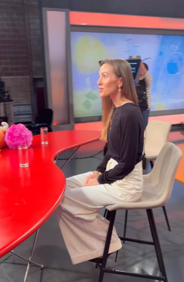 Jelena Đoković u pantalonama od 4000 dinara.