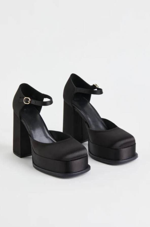 H&M mary jane dolaze u crnoj boji.