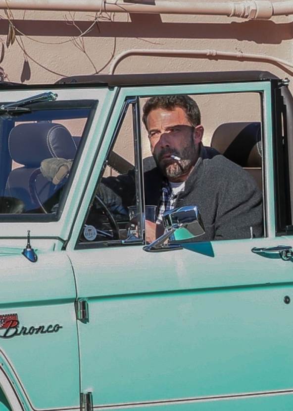 ben aflek snimljen u automobilu