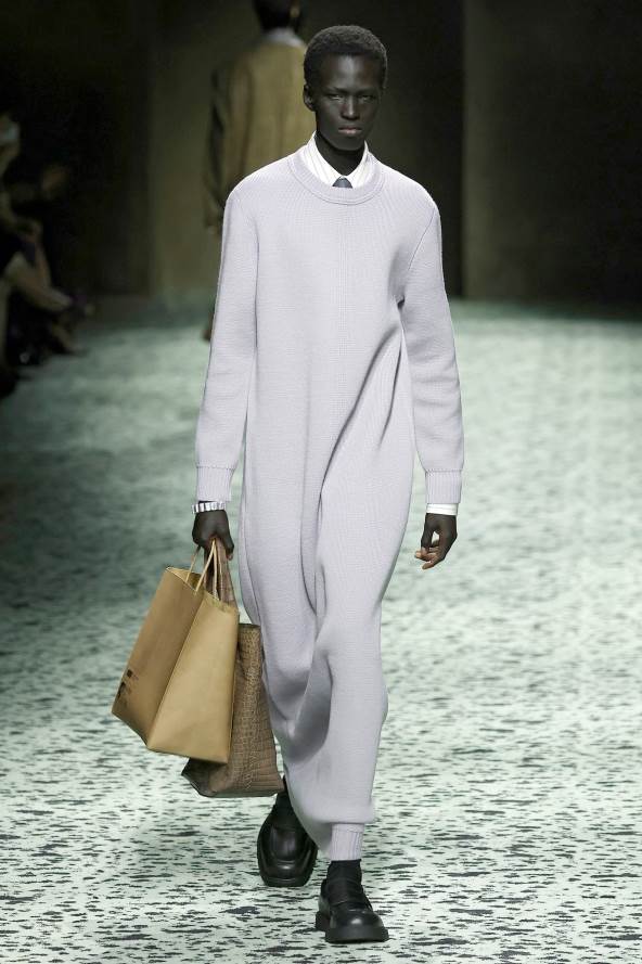 Bottega Veneta torba kao papirna kesa.