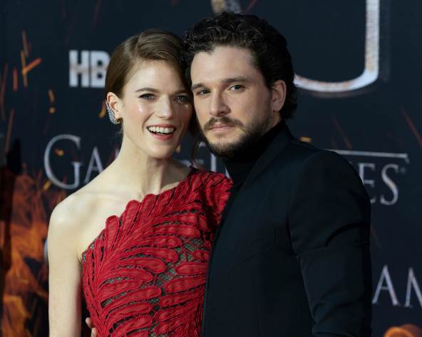 Kit Harington i Rouz Lesli