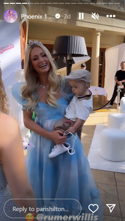 Paris Hilton sa sinom