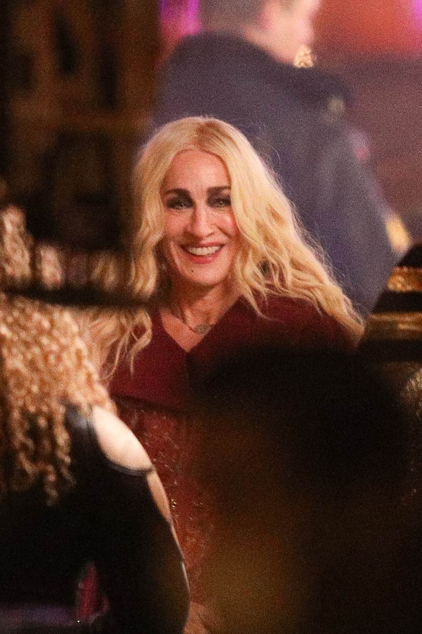sara dzesika parker na setu filma hokus pokus