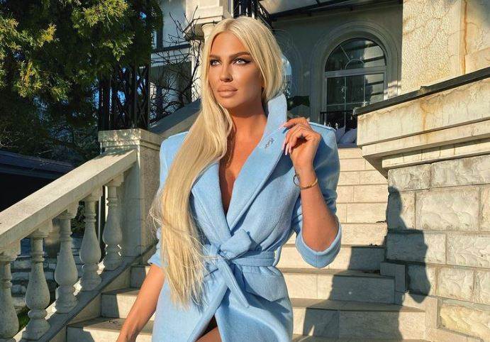 Pevačica Jelena Karleuša je pokazala vilu na Dedinju koju je dobila na poklon od supruga Duška Tošića.