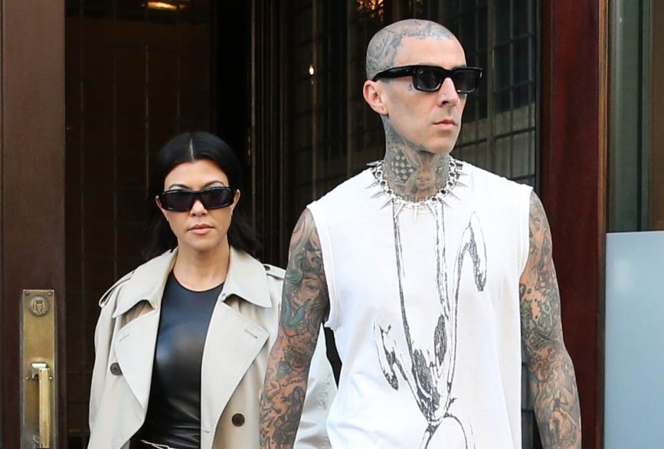 Travis Barker ljubi stopala Kortni Kardašijan