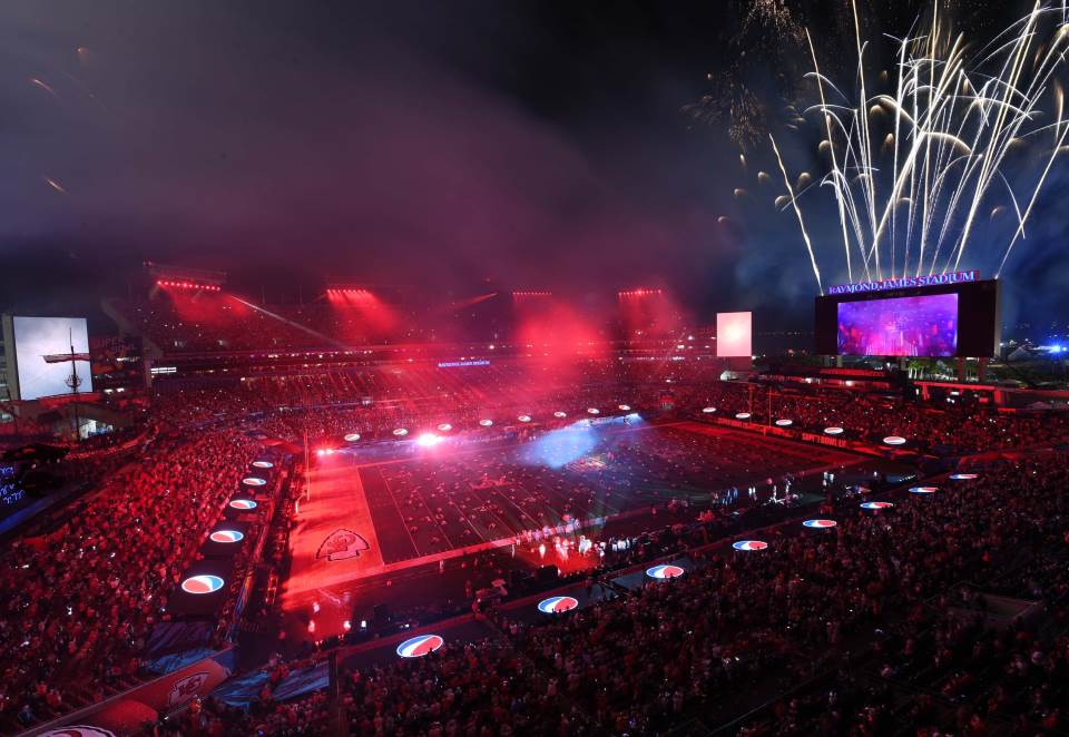 Feb 7, 2021; Tampa, FL, USA; Recording artist The Weeknd performs during the halftime show of Super Bowl LV at Raymond James Stadium.,Image: 589509680, License: Rights-managed, Restrictions: *** World Rights ***, Model Release: no, Credit line: USA TODAY Network / ddp USA / Profimedia