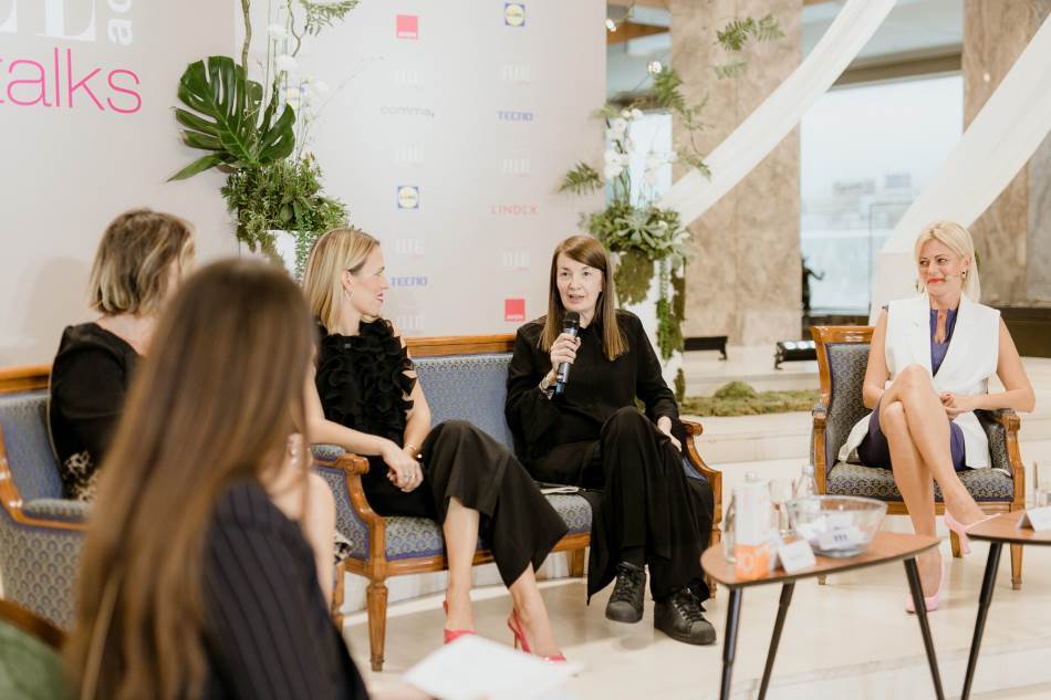elle active talks