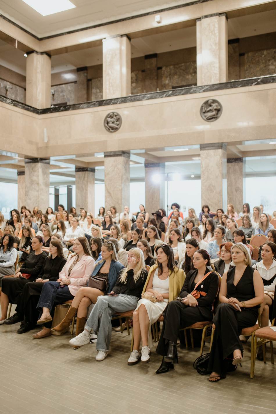 elle active talks