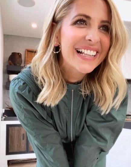 sara misel gelar danas